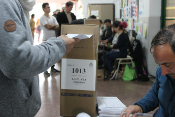 BUENOS AIRES, ARGENTINA.- En la foto tomada hoy 27 de octiubre de 2019, desde las 8 de la mañana se vota en toda la Argentina para elegir el próximo presidente. Los candidatos aún no emitieron su voto.