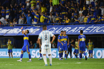 Buenos Aires, Argentina.- En las fotos tomadas el 29 de enero del 2023, durante el encuentro entre Boca y Atlético Tucumán en la Bombonera en el comienzo de la Liga Profesional Argentina. Boca, comenzó el campeonato con un sufrido triunfo ante Atlético Tucumán por 1 a 0 con el gol marcado por Óscar Romero.