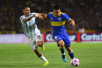 Buenos Aires, Argentina.- En las fotos tomadas el 29 de enero del 2023, durante el encuentro entre Boca y Atlético Tucumán en la Bombonera en el comienzo de la Liga Profesional Argentina. Boca, comenzó el campeonato con un sufrido triunfo ante Atlético Tucumán por 1 a 0 con el gol marcado por Óscar Romero.