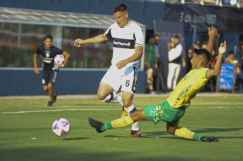 Buenos Aires, Argentina.- In the photos taken on February 6, 2023, during the match between Gimnasia and Esgrima La Plata against Defensa y Justicia, in the match corresponding to the second date of the Professional League that was played at the Juan Carlos Zerillo. Defensa y Justicia, won 2-0 and added three for the first time in the Professional League. The goals were converted by Solari and Fernández, from a penalty