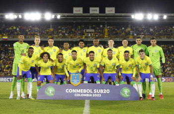 Bogotá, Colombia.- En las fotos tomadas el 12 de febrero del 2023, la selección de Brasil venció a Uruguay 2-0 en el estadio El Campín y se quedó con el título del Sudamericano juvenil. Brasil culminó el hexagonal con 13 puntos, seguida de Uruguay con 12, Colombia con 10, Ecuador con 4, Venezuela con 2 y Paraguay con uno.