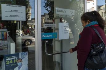 Buenos Aires, Argentina.- En las fotos tomadas el 1 de marzo del 2023, muestra la ciudad de Buenos Aires en medio de un corte masivo de electricidad que afectó gran parte del país, en medio de las altas temperaturas y tras "varias fallas en el sistema interconectado" como consecuencia de un incendio de campo que "perturbó una línea de alta tensión de 500 kw que une Campana con General Rodríguez", explicó el subsecretario de Energía, Santiago Yanotti.