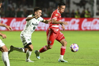 Junín, Argentina.- En las fotos tomadas el 19 de marzo del 2023, durante el encuentro entre River Plate y Sarmiento por la Liga Profesional en el Estadio Eva Perón. El equipo de Martín Demichelis alcanzó la cima de la Liga Profesional con su victoria 2-0 ante Sarmiento.