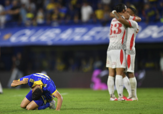 Buenos Aires, Argentina.- En las fotos tomadas el 19 de marzo del 2023, durante el encuentro entre Boca Juniors e Instituto en La Bombonera, por la octava fecha del Torneo de la Liga. En un cierre con polémica, Boca Juniors perdió 3-2 ante Instituto.