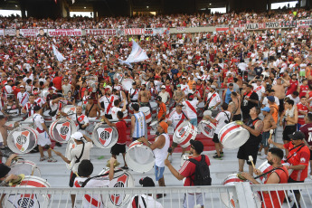 Buenos Aires, Argentina.- En las fotos tomadas el 12 de marzo del 2023, durante el encuentro entre River Plate y Godoy Cruz en el Estadio Monumental. River Plate goleó 3-0 a Godoy Cruz en el Monumental con Lucas Beltrán como figura y goleador, obtuvo su tercer triunfo y se convirtió en el único escolta del Torneo de la Liga, que tiene a San Lorenzo como líder.