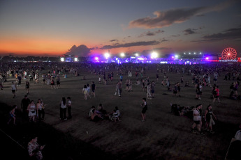 Buenos Aires, Argentina.- En las fotos tomadas el 19 de marzo del 2023, más de 300 mil personas vibraron al ritmo de los artistas y las experiencias en el evento cultural más importante de la Argentina, realizado este fin de semana durante 3 días en San Isidro, Buenos Aires. Billie Eilish estuvo como invitada en el último día, la artista de 21 años que visitó por primera vez la Argentina.