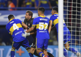 Buenos Aires, Argentina.- En las fotos tomadas el 19 de marzo del 2023, durante el encuentro entre Boca Juniors e Instituto en La Bombonera, por la octava fecha del Torneo de la Liga. En un cierre con polémica, Boca Juniors perdió 3-2 ante Instituto.