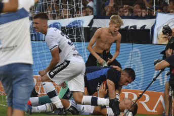 La Plata, Argentina.- En las fotos tomadas el 19 de marzo del 2023, durante el encuentro entre Gimnasia y Esgrima La Plata y Estudiantes de La Plata en el Estadio Juan Carmelo Zerillo, por la Liga Profesional Argentina. Gimnasia y Esgrima hizo historia ante Estudiantes, le ganó por 2 a 1 tras empezar perdiendo y se quedó con el clásico después de 13 años.