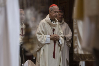 Buenos Aires, Argentina.- En las fotos tomadas el 24 de abril del 2023, el Episcopado celebró al Papa con una misa en la Catedral metropolitana e inició una semana de deliberaciones. La 122° asamblea plenaria de la Conferencia Episcopal Argentina (CEA), integrada por obispos de todo el país, comenzó este lunes una semana de deliberaciones con una misa de acción de gracias con motivo de los 10 años del pontificado de Francisco.