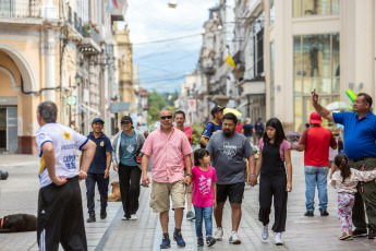 Salta, Argentina.- En las fotos tomadas el 9 de abril del 2023, turistas disfrutaban de la semana santa. El secretario de Relaciones Institucionales de la Confederación Argentina de Turismo (CAT), Horacio Reppucci, afirmó que el fin de semana largo tuvo un “récord” de turistas por Semana Santa, “con un 4% más de ocupación y 2,7 millones turistas que se han movilizado a lo largo de todo el país”.