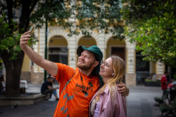 Salta, Argentina.- En las fotos tomadas el 9 de abril del 2023, turistas disfrutaban de la semana santa. El secretario de Relaciones Institucionales de la Confederación Argentina de Turismo (CAT), Horacio Reppucci, afirmó que el fin de semana largo tuvo un “récord” de turistas por Semana Santa, “con un 4% más de ocupación y 2,7 millones turistas que se han movilizado a lo largo de todo el país”.