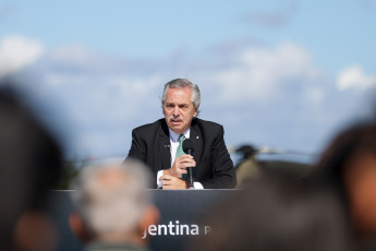 Buenos Aires, Argentina.- En las fotos tomadas el 19 de abril del 2023,muestra al presidente de Argentina, Alberto Fernández, durante una conferencia de prensa. A través de un video de casi ocho minutos publicado en Twitter, Fernández anunció este viernes (21), que no buscará su reelección en las elecciones generales que se celebrarán en octubre.