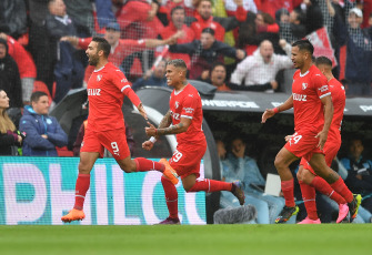 Buenos Aires, Argentina.- En las fotos tomadas el 16 de abril del 2023, Independiente y Racing Club juegan el clásico de Avellaneda en el estadio Ricardo Bochini, en un encuentro válido por la duodécima jornada de la Liga Profesional de Fútbol. Independiente y Racing empataron 1-1, en un duelo que se vio envuelto en polémica por un penal cobrado a la visita para el empate de Matías Rojas a los 38 minutos.