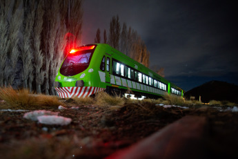 Bariloche, Argentina.- En las fotos tomadas el 18 de abril del 2023, muestra la ciudad turística de Bariloche preparándose para la temporada de invierno. A partir de este viernes comienza una nueva edición de Previaje, el programa del gobierno de Argentina que busca incentivar el turismo interno en el país. El Ministerio de Turismo y Deporte dio a conocer los detalles de este plan 2023 que incluye un tope de reintegro equivalente a USD 316 al cambio oficial y podrá usarse también los fines de semana largos.