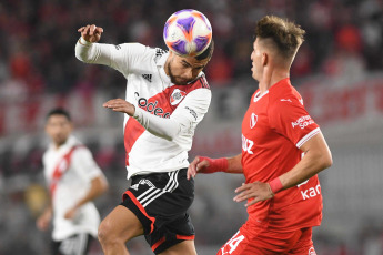 Buenos Aires, Argentina.- En las fotos tomadas el 23 de abril del 2023, durante el partido entre River Plate e Independiente en el Estadio Más Monumental por la jornada 13 de la Liga Profesional Argentina. River venció por 2-0 a Independiente como local, en un partido de la jornada 13 de la Liga Profesional Argentina. Para River los goles fueron marcados por Esequiel Barco (a los 17 minutos) y Miguel Borja (a los 80 minutos).