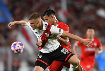 Buenos Aires, Argentina.- En las fotos tomadas el 23 de abril del 2023, durante el partido entre River Plate e Independiente en el Estadio Más Monumental por la jornada 13 de la Liga Profesional Argentina. River venció por 2-0 a Independiente como local, en un partido de la jornada 13 de la Liga Profesional Argentina. Para River los goles fueron marcados por Esequiel Barco (a los 17 minutos) y Miguel Borja (a los 80 minutos).