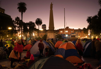 Buenos Aires, Argentina.- In the photos taken on April 20, 2023, left-wing social organizations grouped in the Piquetera Unit (UP) held a camp in Plaza de Mayo, in front of the Casa Rosada, "against adjustment, hunger and the IMF". The protest was part of the plan to fight "against adjustment and hunger" and aims to improve the situation of those who make up the popular economy.