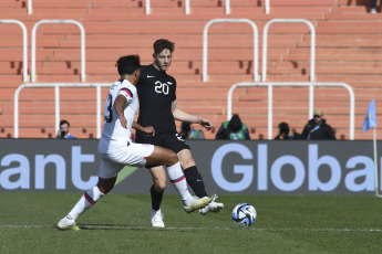 Mendoza, Argentina.- En las fotos tomadas el 30 de mayo del 2023, durante el partido entre Nueva Zelanda y Estados Unidos por los octavos de final del Mundial Sub20 en el estadio Malvinas Argentinas de Mendoza. Estados Unidos goleó 4-0 a Nueva Zelanda y se medirá en cuartos de final ante el ganador del cruce que disputarán Gambia-Uruguay.