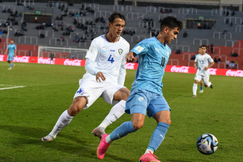 Mendoza, Argentina.- En las fotos tomadas el 30 de mayo del 2023, durante el partido entre Israel y Uzbekistán en los octavos de final 2 del torneo FIFA, Mundial Sub 20 en el Mundialista de Mendoza. Israel venció 1-0 a Uzbekistán. El único gol del partido, se hizo a los 51 minutos del segundo tiempo, por Anan Khalaili. Israel sigue camino y pasa a la Cuartos de Final.