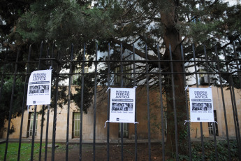 Buenos Aires, Argentina.- En las fotos tomadas el 17 de mayo del 2023, un jurado popular deliberó para decidir si cuatro policías bonaerenses son culpables o no de haber causado la "Masacre de San Miguel del Monte", en la que cuatro chicos murieron tras una persecución policial a los tiros y posterior choque en mayo del 2019, informaron fuentes judiciales. Tras casi ocho horas de deliberación, el jurado encontró culpables a los cuatro policías bonaerenses acusados de provocar la muerte de Danilo Sansone (13), Camila López (13), Gonzalo Domínguez (14) y Aníbal Suárez (22) y serias heridas a Rocío Q. (17), la única sobreviviente de la denominada “Masacre de Monte”.