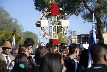 San Luis, Argentina.- En las fotos tomadas el 3 de mayo del 2023, muestra las máximas festividades religiosas de San Luis, que finalizaron en las localidades de Villa de la Quebrada y Renca, consagradas a los Cristos Milagrosos que se veneran en cada lugar, en las que se congregaron más de 200 mil personas desde que comenzaron las novenas el 28 de abril hasta este 3 de mayo, día central de los festejos en ambas localidades.