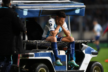 Buenos Aires, Argentina.- In the photos taken on May 4, 2023, during the match between Racing Club and Jorge Sampaoli's Flamengo at the Cilindro de Avellaneda. Racing drew 1-1 with Flamengo and maintains the leadership of Group A of the Copa Libertadores de América with 7 points. At the end of the first half, Gabriel Barbosa opened the score for Mengao and Nicolás Oroz equalized it at 74, with a free kick.