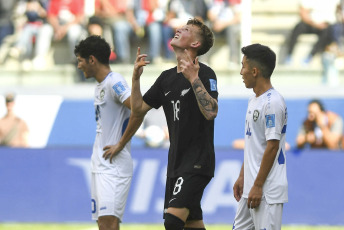 Santiago del Estero, Argentina.- En las fotos tomadas el 23 de mayo del 2023, durante el partido entre Uzbekistán y Nueva Zelanda por la fecha 2 del grupo A del Mundial Sub 20, en el estadio Único Madre de Ciudades. Uzbekistán y Nueva Zelanda empataron 2-2. En la siguiente jornada Uzbekistán se enfrentará de local ante Guatemala y Nueva Zelanda disputará el juego de visitante frente a Argentina.