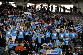 La Plata, Argentina.- En las fotos tomadas el 22 de mayo del 2023, durante el partido entre Uruguay e Irak en un encuentro disputado en el Estadio Único 'Diego Armando Maradona' de La Plata. Uruguay se estrenó en el Mundial Sub 20 de Argentina con una goleada de 4-0 sobre Irak, catapultándolo hacia la cima del Grupo E. Matías Abaldo, Andrés Ferrari, Facundo González y Alan Matturro, marcaron los goles que le dieron los primeros tres puntos a los dirigidos por Marcelo Broli.