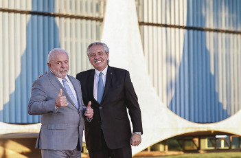 Brasilia, Brazil.- In the photos taken on May 2, 2023, the President of Brazil, Luiz Inácio Lula da Silva (left), received the President of Argentina, Alberto Fernández (right) at the Alvorada Palace, Brasilia, as part of the bilateral agenda that both countries hold. Argentina and Brazil are on their way to negotiating a bilateral agreement to alleviate the use of dollars from the Central Bank's reserves in bilateral trade, in a context of exchange favorable to the neighboring country.