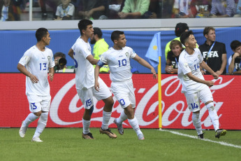 Santiago del Estero, Argentina.- En las fotos tomadas el 23 de mayo del 2023, durante el partido entre Uzbekistán y Nueva Zelanda por la fecha 2 del grupo A del Mundial Sub 20, en el estadio Único Madre de Ciudades. Uzbekistán y Nueva Zelanda empataron 2-2. En la siguiente jornada Uzbekistán se enfrentará de local ante Guatemala y Nueva Zelanda disputará el juego de visitante frente a Argentina.