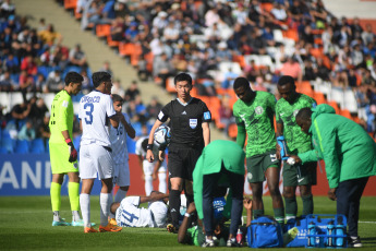 Mendoza, Argentina.- En las fotos tomadas el 23 de mayo del 2023, durante el partido entre República Dominicana y Nigeria en el estadio Malvinas Argentinas de la ciudad de Mendoza. La selección sub-20 de República Dominicana perdió 2-1 ante Nigeria. Nigeria suma así sus primeros tres puntos en el grupo D de este Mundial Sub-20.