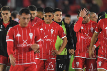 Buenos Aires, Argentina.- En las fotos tomadas el 29 de mayo del 2023, durante el partido entre Union y Huracán en un encuentro por la jornada 18 de la Liga Profesional Argentina en el Estadio Tomás Adolfo Ducó. Union venció por 1-0 a Huracán con un gol de Mauro Luna Diale, a los 22 minutos. En la próxima fecha, Huracán se medirá con Central Córdoba, mientras que Union tendrá como rival a Gimnasia.