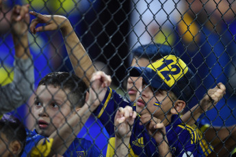 Buenos Aires, Argentina.- En las fotos tomadas el 14 de mayo del 2023, durante el partido entre Boca Juniors y Belgrano por la fecha 16 de la Liga Profesional Argentina en La Bombonera. Boca venció 2-0 a Belgrano y logró su objetivo de reponerse de la caída ante River por 1-0 en el Superclásico. El Xeneize sumó de a tres pese a estar lejos de la cima.