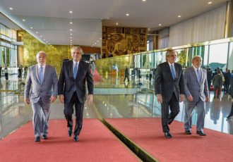 Brasilia, Brazil.- In the photos taken on May 2, 2023, the President of Brazil, Luiz Inácio Lula da Silva (left), received the President of Argentina, Alberto Fernández (right) at the Alvorada Palace, Brasilia, as part of the bilateral agenda that both countries hold. Argentina and Brazil are on their way to negotiating a bilateral agreement to alleviate the use of dollars from the Central Bank's reserves in bilateral trade, in a context of exchange favorable to the neighboring country.