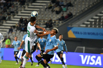 La Plata, Argentina.- En las fotos tomadas el 22 de mayo del 2023, durante el partido entre Uruguay e Irak en un encuentro disputado en el Estadio Único 'Diego Armando Maradona' de La Plata. Uruguay se estrenó en el Mundial Sub 20 de Argentina con una goleada de 4-0 sobre Irak, catapultándolo hacia la cima del Grupo E. Matías Abaldo, Andrés Ferrari, Facundo González y Alan Matturro, marcaron los goles que le dieron los primeros tres puntos a los dirigidos por Marcelo Broli.