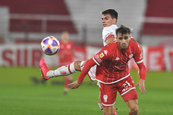 Buenos Aires, Argentina.- En las fotos tomadas el 29 de mayo del 2023, durante el partido entre Union y Huracán en un encuentro por la jornada 18 de la Liga Profesional Argentina en el Estadio Tomás Adolfo Ducó. Union venció por 1-0 a Huracán con un gol de Mauro Luna Diale, a los 22 minutos. En la próxima fecha, Huracán se medirá con Central Córdoba, mientras que Union tendrá como rival a Gimnasia.