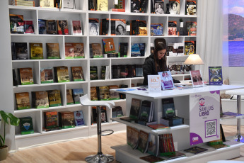 Buenos Aires, Argentina.- In the photos taken on May 8, 2023, people visit the Buenos Aires Book Fair in La Rural. After a weekend of great flow of people, the Buenos Aires Book Fair 2023 continues. There are only 7 days left of the most important cultural event in the country, and all are loaded with activities with presentations of the latest news from the publishing industry , talks and tables with authors, book signings, workshops for children and poetry readings.