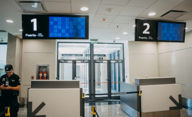 San Juan, Argentina.- En las fotos tomadas el 11 de mayo del 2023, muestra el Aeropuerto Internacional San Juan. Más de 990 mil visitantes extranjeros ingresaron en marzo a la Argentina, mientras que las salidas hacia el exterior alcanzaron una cifra superior a las 960 mil personas, según un informe elaborado por el Instituto Nacional de Estadísticas y Censos (Indec), a través de la Encuesta de Turismo Internacional (ETI).