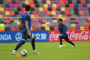 Santiago del Estero, Argentina.- En las fotos tomadas el 23 de mayo del 2023, durante el partido entre Uzbekistán y Nueva Zelanda por la fecha 2 del grupo A del Mundial Sub 20, en el estadio Único Madre de Ciudades. Uzbekistán y Nueva Zelanda empataron 2-2. En la siguiente jornada Uzbekistán se enfrentará de local ante Guatemala y Nueva Zelanda disputará el juego de visitante frente a Argentina.