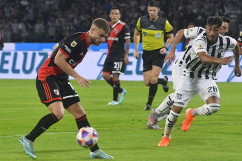 Córdoba, Argentina.- En las fotos tomadas el 14 de mayo del 2023, durante el partido entre Talleres y River Plate por la fecha 16 de la Liga Profesional Argentina en el Estadio Mario Alberto Kempes, de la ciudad de Córdoba. Talleres venció 2-1 a River, con goles de Rodrigo Garro (63 y 73) y sumó tres puntos posicionándose en la tercera casilla de la tabla con 30 puntos.