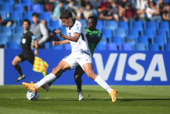 Mendoza, Argentina.- En las fotos tomadas el 23 de mayo del 2023, durante el partido entre República Dominicana y Nigeria en el estadio Malvinas Argentinas de la ciudad de Mendoza. La selección sub-20 de República Dominicana perdió 2-1 ante Nigeria. Nigeria suma así sus primeros tres puntos en el grupo D de este Mundial Sub-20.