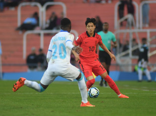 Mendoza, Argentina.- En las fotos tomadas el 25 de mayo del 2023, durante el partido entre Honduras y Corea del Sur en la segunda jornada del Grupo F de la Copa del Mundo Sub-20 en el Estadio de Mendoza. Honduras empató 2-2 contra República De Corea. Honduras sumó su primer punto en la competición, es tercera del Grupo F por encima de Francia y buscarán meterse a la siguiente ronda, pero para eso deben ganarle a los franceses.