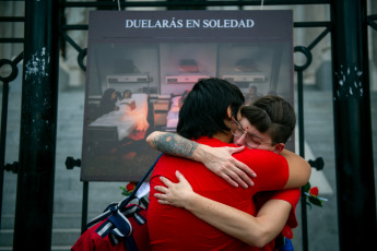 Buenos Aires, Argentina.- En las fotos tomadas el 17 de mayo del 2023, más de 40 organizaciones participaron de la primera marcha contra la violencia ginecobstétrica y neonatal en Buenos Aires, Argentina. Con la consigna “sumate a la marea roja”, la marcha se realizó en reclamo de la “efectiva” aplicación de la Ley de Parto Respetado en “todas las instituciones del país”, en el marco de la Semana Mundial del Parto Respetado.