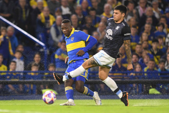 Buenos Aires, Argentina.- En las fotos tomadas el 14 de mayo del 2023, durante el partido entre Boca Juniors y Belgrano por la fecha 16 de la Liga Profesional Argentina en La Bombonera. Boca venció 2-0 a Belgrano y logró su objetivo de reponerse de la caída ante River por 1-0 en el Superclásico. El Xeneize sumó de a tres pese a estar lejos de la cima.