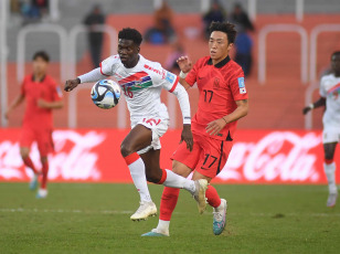 Mendoza, Argentina.- En las fotos tomadas el 28 de mayo del 2023, durante el partido entre Gambia y Corea del Sur en el estadio Malvinas Argentinas de Mendoza por la tercera y última fecha del grupo F del Mundial Sub-20. Gambia y Corea del Sur empataron 0-0, por lo que ambos equipos quedaron clasificados a los octavos de final, donde Gambia enfrentará a Uruguay y Corea del Sur lo hará con Ecuador.