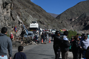 Jujuy, Argentina.- In the photos taken on June 22, 2023, in Purmamarca, indigenous communities continue to block Route 9 as part of the protests against the partial reform of the local Constitution, police repression and the authoritarian attitude of the Governor Gerardo Morales. The protests have left a balance of more than 170 injured, some seriously, and around 70 detainees. During the last few days, the protesters began to demand the resignation of Morales.