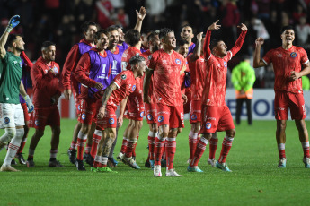 La Plata, Argentina.- En las fotos tomadas el 7 de junio del 2023, durante el partido entre Argentinos Juniors y Liverpool de Uruguay en el Estadio Diego Armando Maradona. Argentinos Juniors derrotó 2-1 como local a Liverpool de Uruguay y clasificó a los octavos de final de la Copa Libertadores de América.