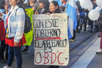 Jujuy, Argentina.- En las fotos tomadas el 26 de junio del 2023, estatales retoman medidas de fuerza y comunidades originarias mantienen los cortes de ruta. En el marco de las denuncias recibidas en las visitas realizadas a Jujuy la semana pasada, la Secretaría de Derechos Humanos de la Nación pidió a la justicia federal que inicie una investigación penal de forma urgente sobre el accionar de las fuerzas de seguridad provinciales en la feroz represión contra manifestantes.