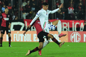 Rosario, Argentina.- En las fotos tomadas el 29 de junio del 2023, durante el partido entre Newell’s y Audax, por la fecha 6 de la Copa Sudamericana 2023 en el estadio Marcelo Bielsa. El argentino Newell’s Old Boys y el chileno Audax Italiano empataron 1-1, definiendo el pasaje de los rosarinos a octavos de final y los itálicos a un repechaje.