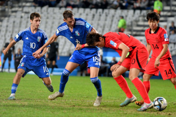 La Plata, Argentina.- En las fotos tomadas el 8 de junio del 2023, durante el partido entre Italia y Corea del Sur en semifinales del Mundial Sub-20 Argentina 2023 en el estadio Diego Armando Maradona de La Plata. Italia jugará ante Uruguay el domingo su primera final de un Mundial Sub-20, al vencer a Corea del Sur 2-1.